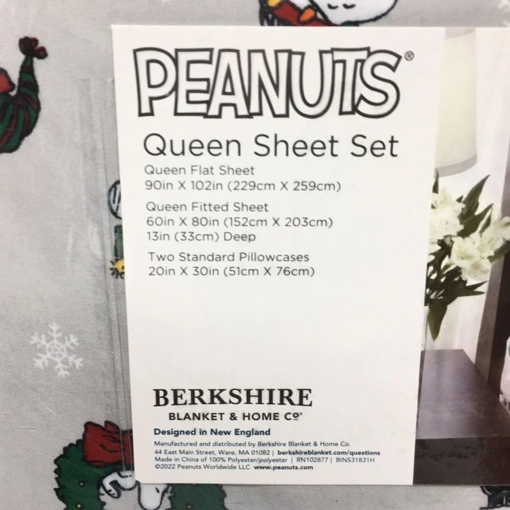 4pc Berkshire Peanuts Christmas QUEEN Sheet Set Snoopy Woodstock Snowflakes Gray